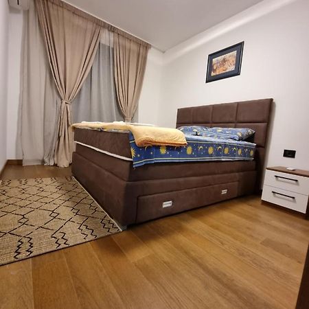 Fantastic New Centre Apartment Podgoriţa Exterior foto