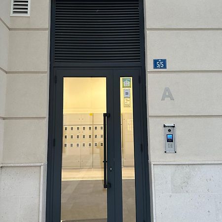 Fantastic New Centre Apartment Podgoriţa Exterior foto