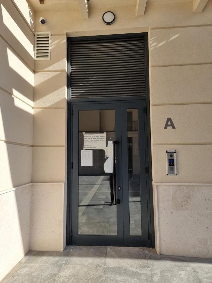 Fantastic New Centre Apartment Podgoriţa Exterior foto
