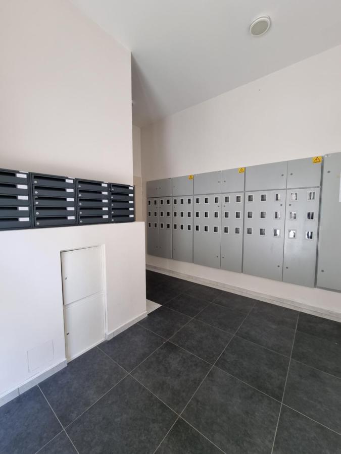 Fantastic New Centre Apartment Podgoriţa Exterior foto