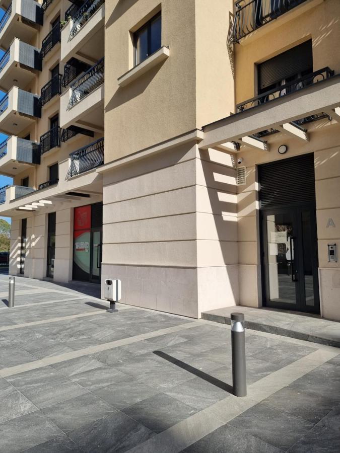 Fantastic New Centre Apartment Podgoriţa Exterior foto
