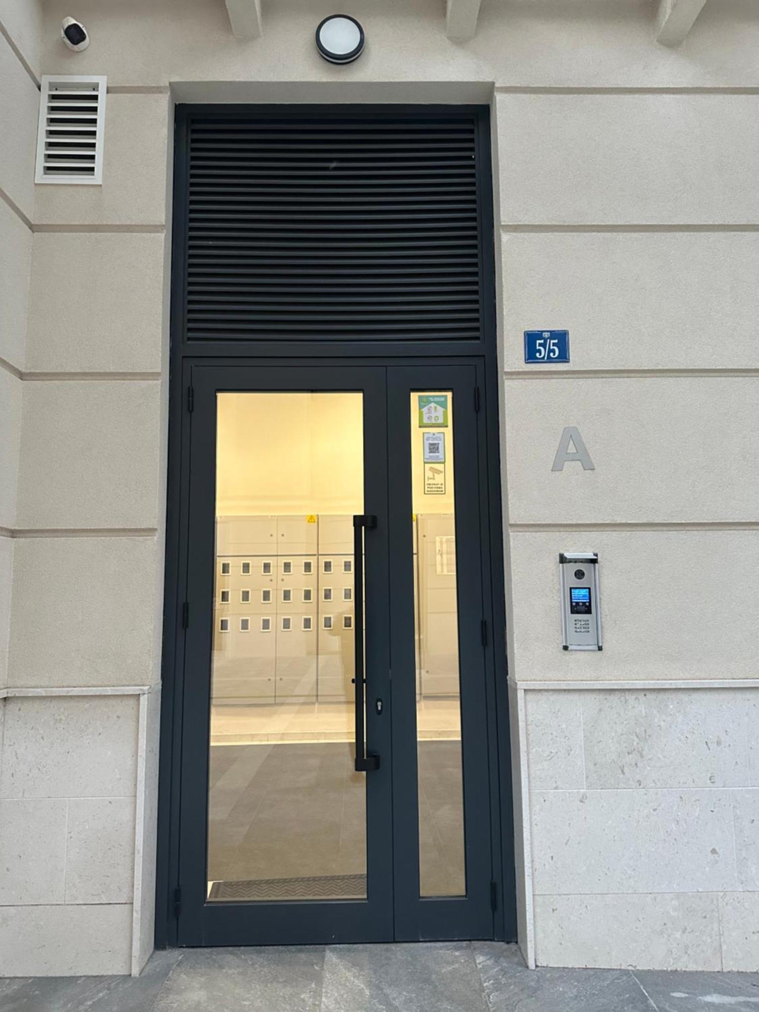 Fantastic New Centre Apartment Podgoriţa Exterior foto